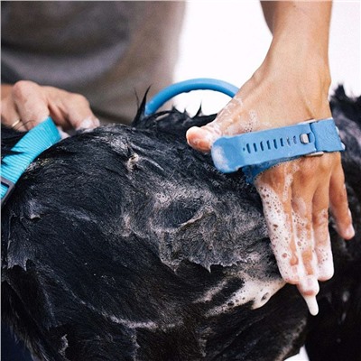 Щетка-душ для собак Pet Bathing Tool оптом
