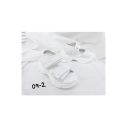 Женские сандалии 09-2 белые